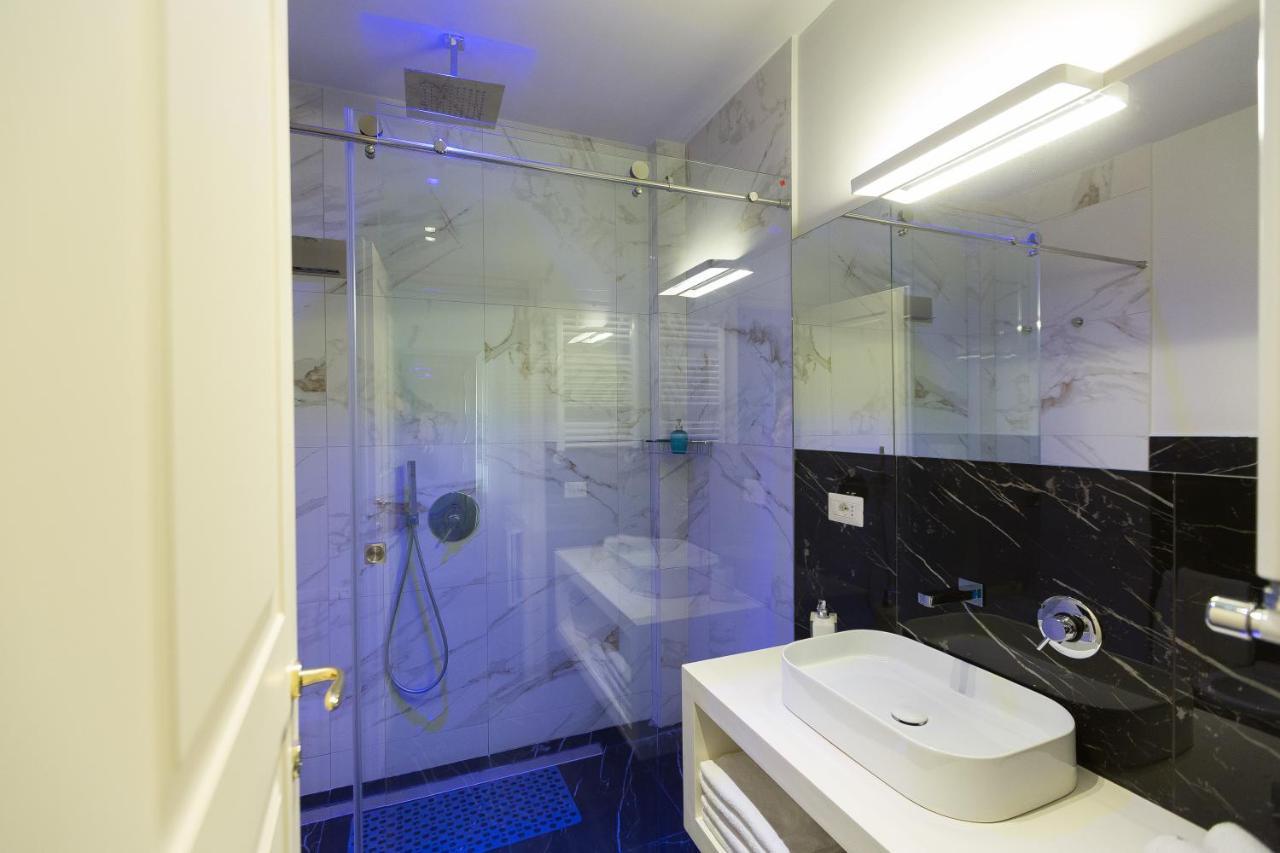 Tritone 125 Suite Рим Екстер'єр фото