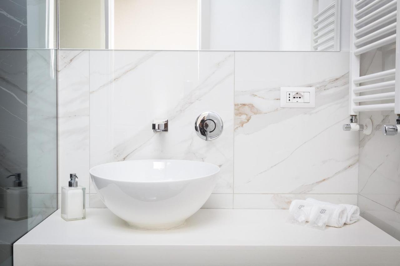 Tritone 125 Suite Рим Екстер'єр фото