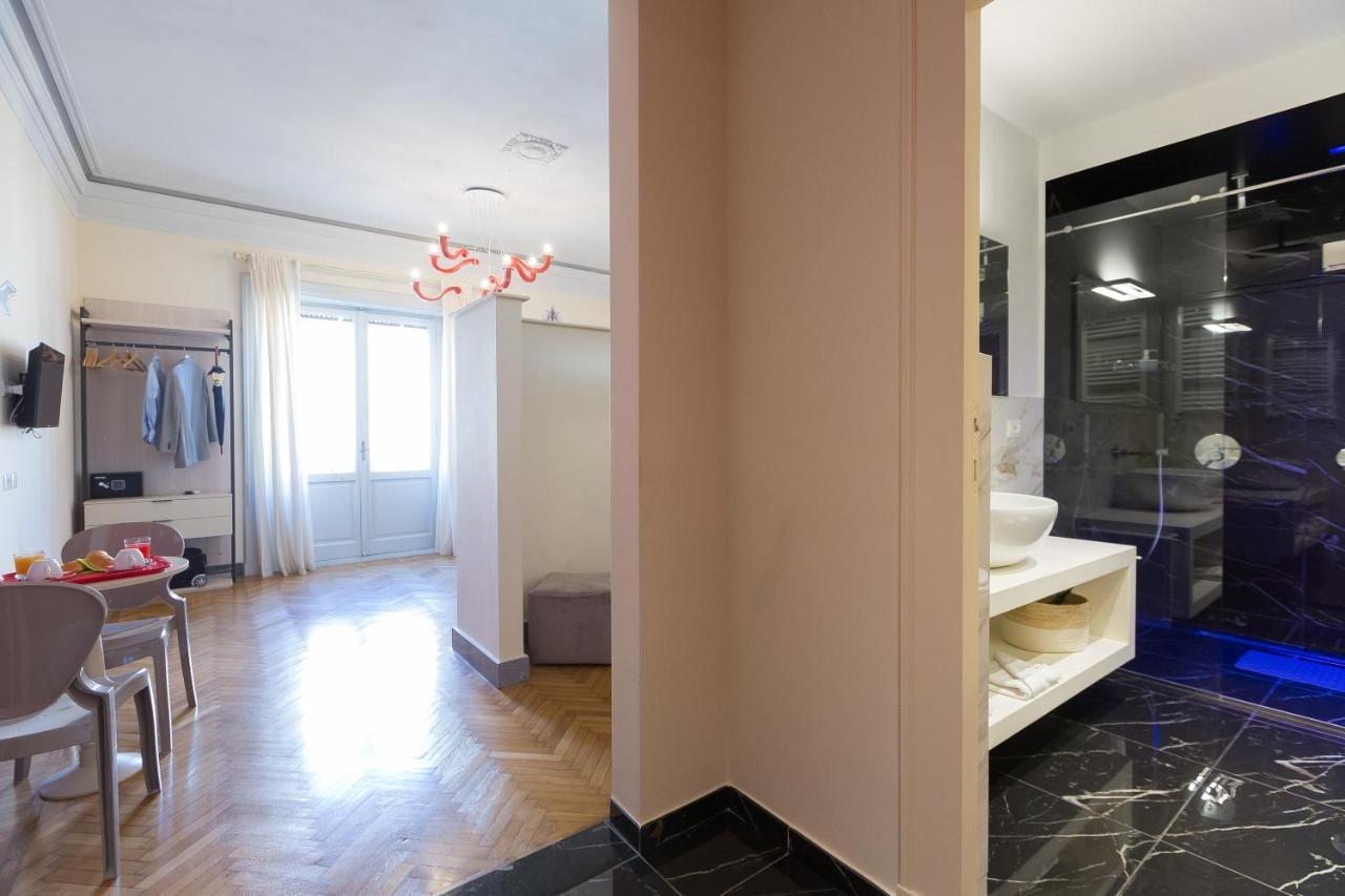 Tritone 125 Suite Рим Екстер'єр фото